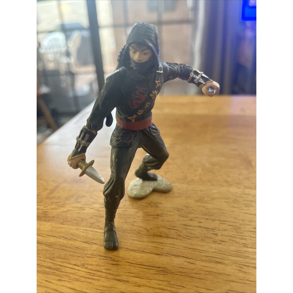 Schleich New Heroes BLACK NINJA Warrior Soldier W/ Knife